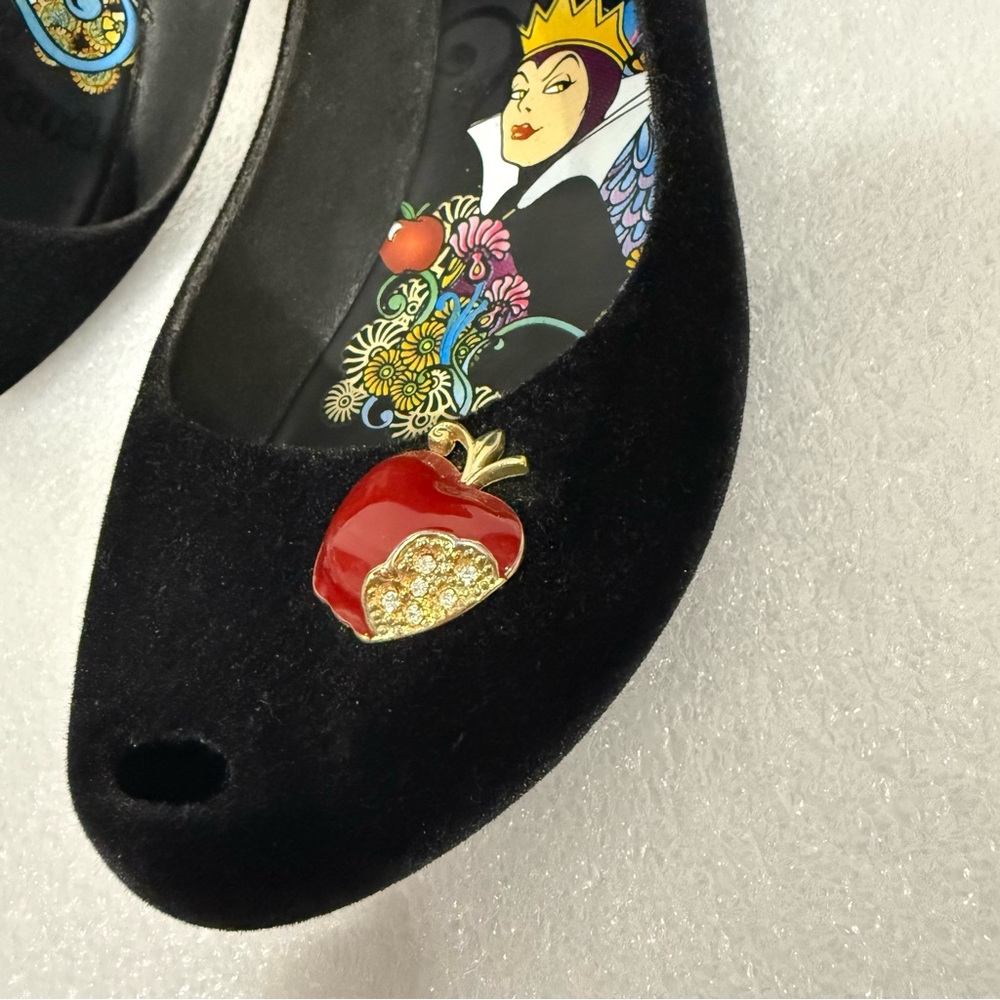 Melissa Black Flats with Snow White Design - Picture 7 of 16